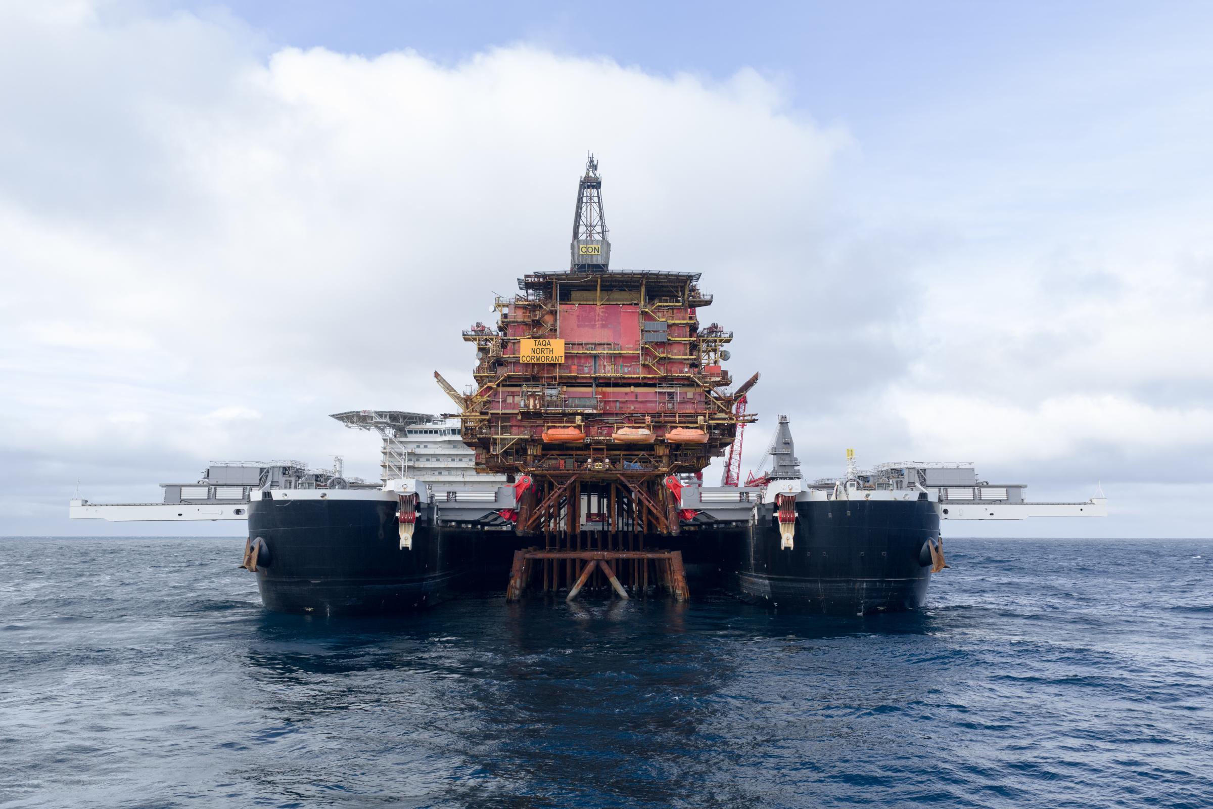 Fast lift of the North Cormorant topsides