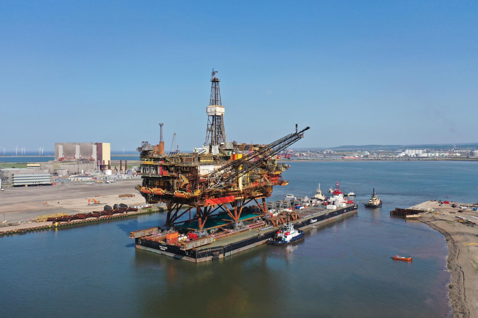 Heavy lift Barge transfer