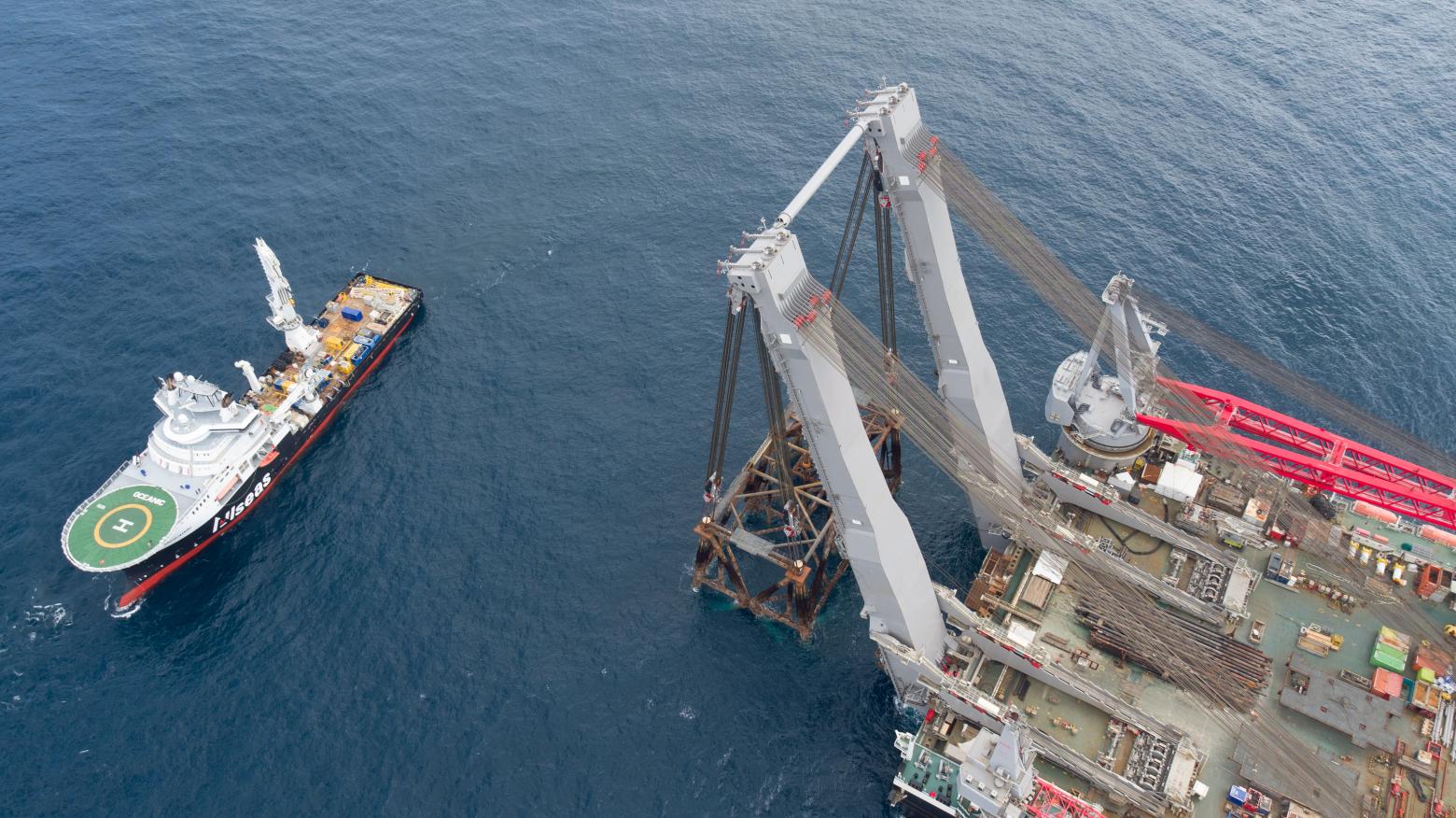 Heavy lift JLS aerial