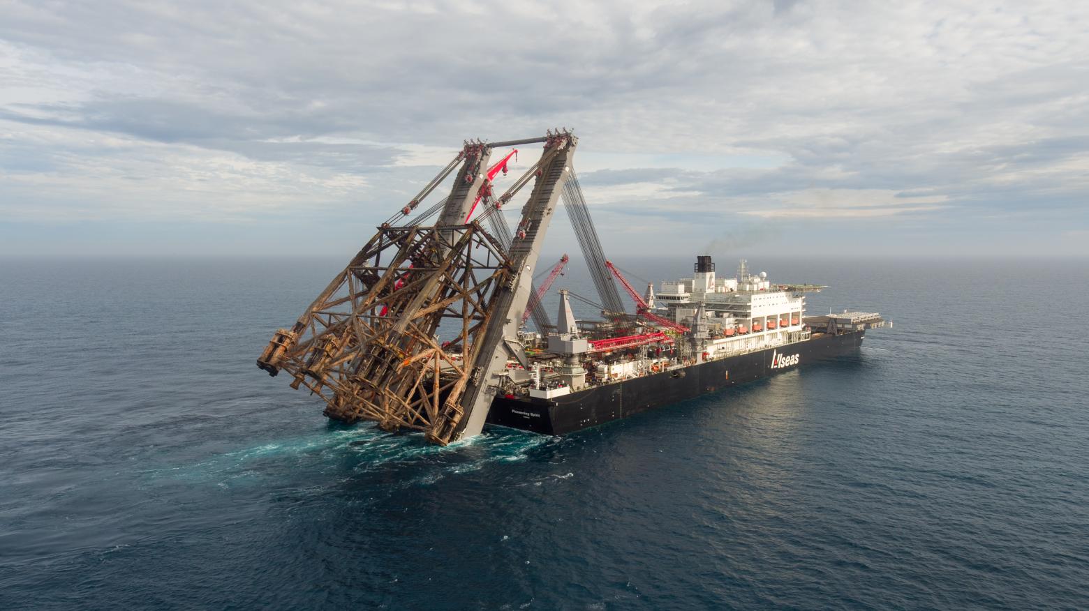 Heavy lift JLS transit