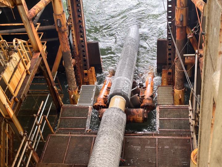 Installation of 16-inch CCS pipe